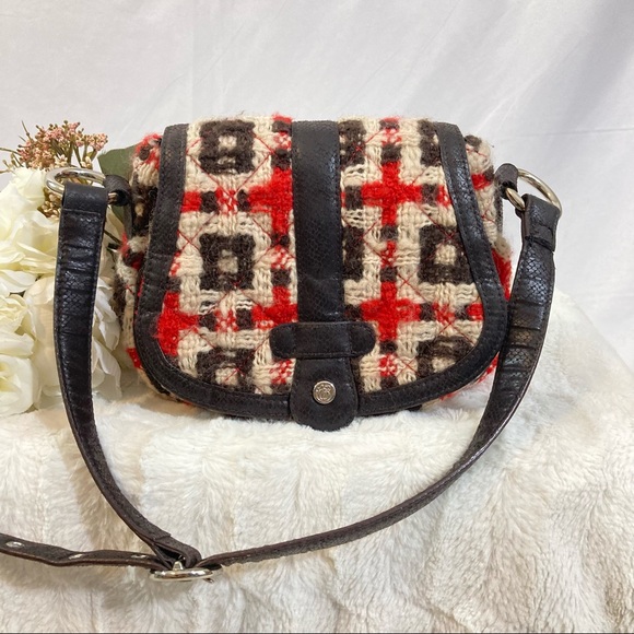 Vera Bradley Handbags - Vera Bradley vintage tweed shoulders flap bag